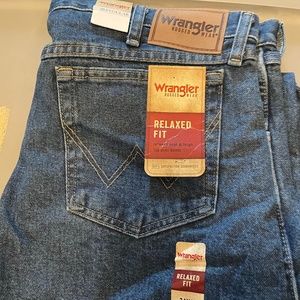 Wrangler relaxed fit jeans